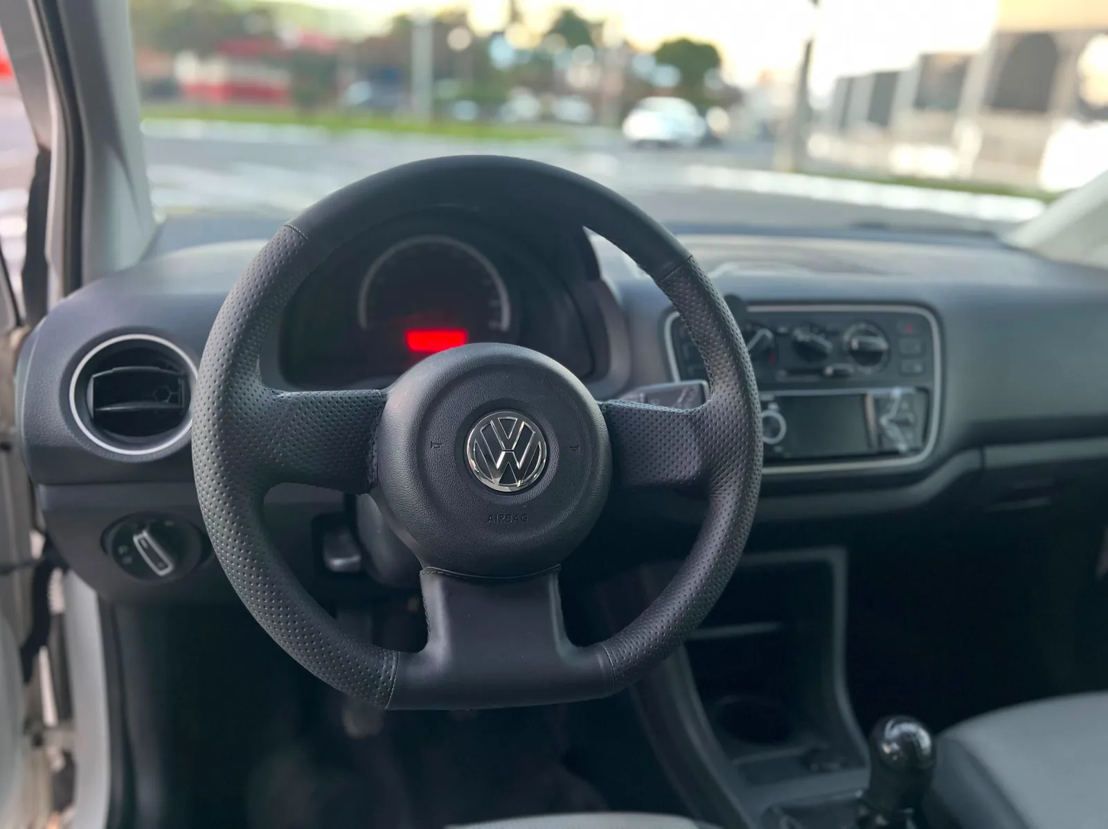 Volkswagen up! take 1.0 2017, foto 8 de 9