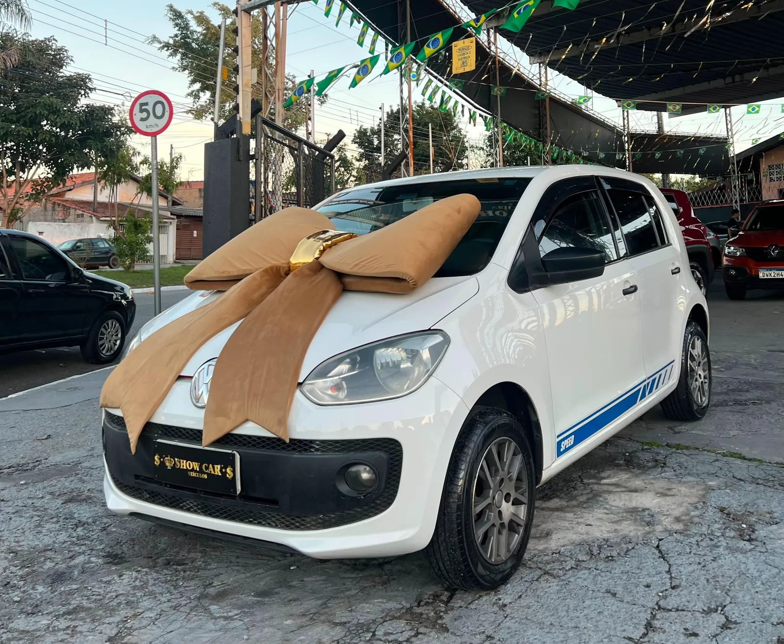 Volkswagen up! take 1.0 2017, foto 3 de 9